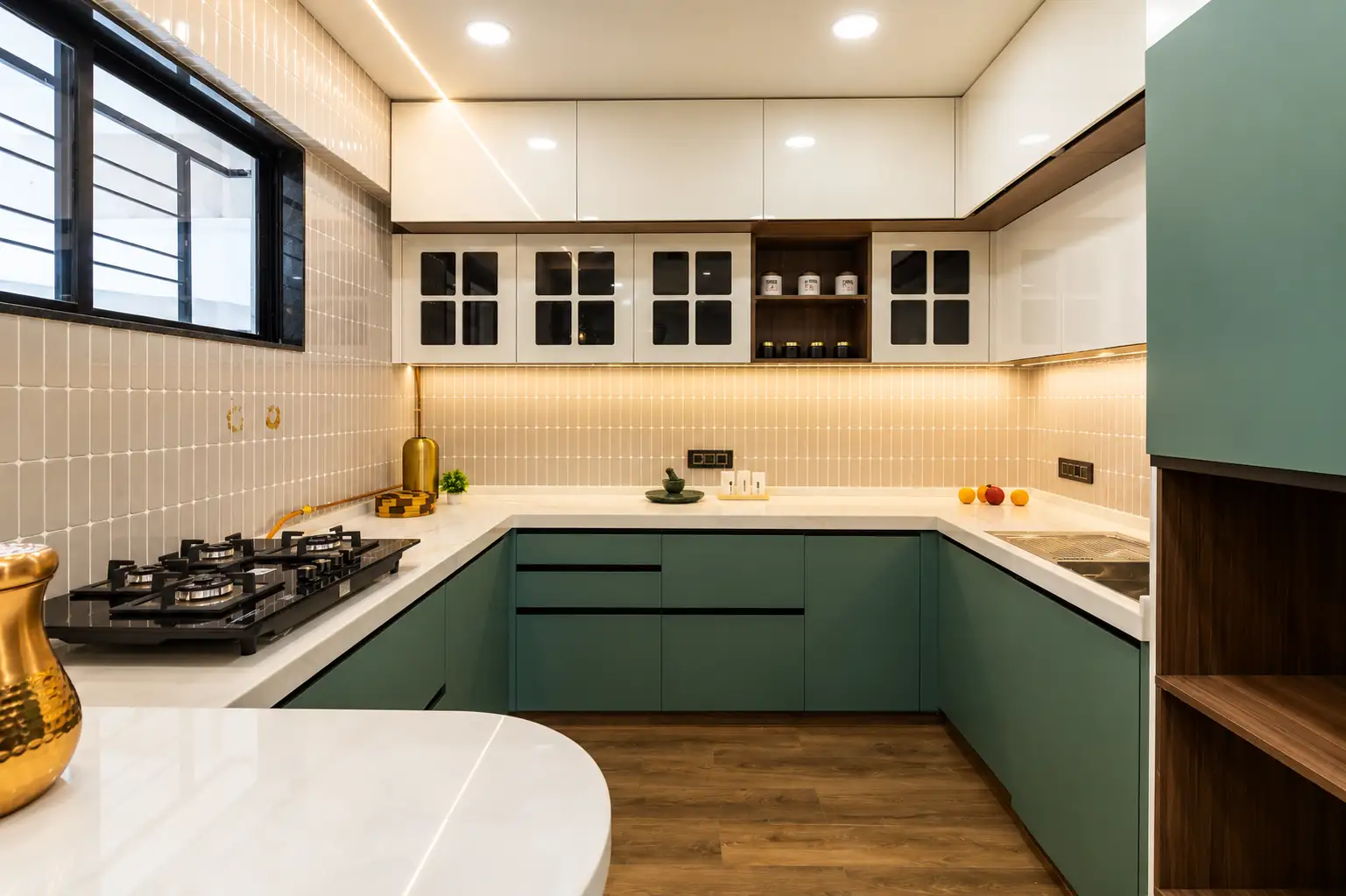 Island kitchen counter and hanging pendant illumination