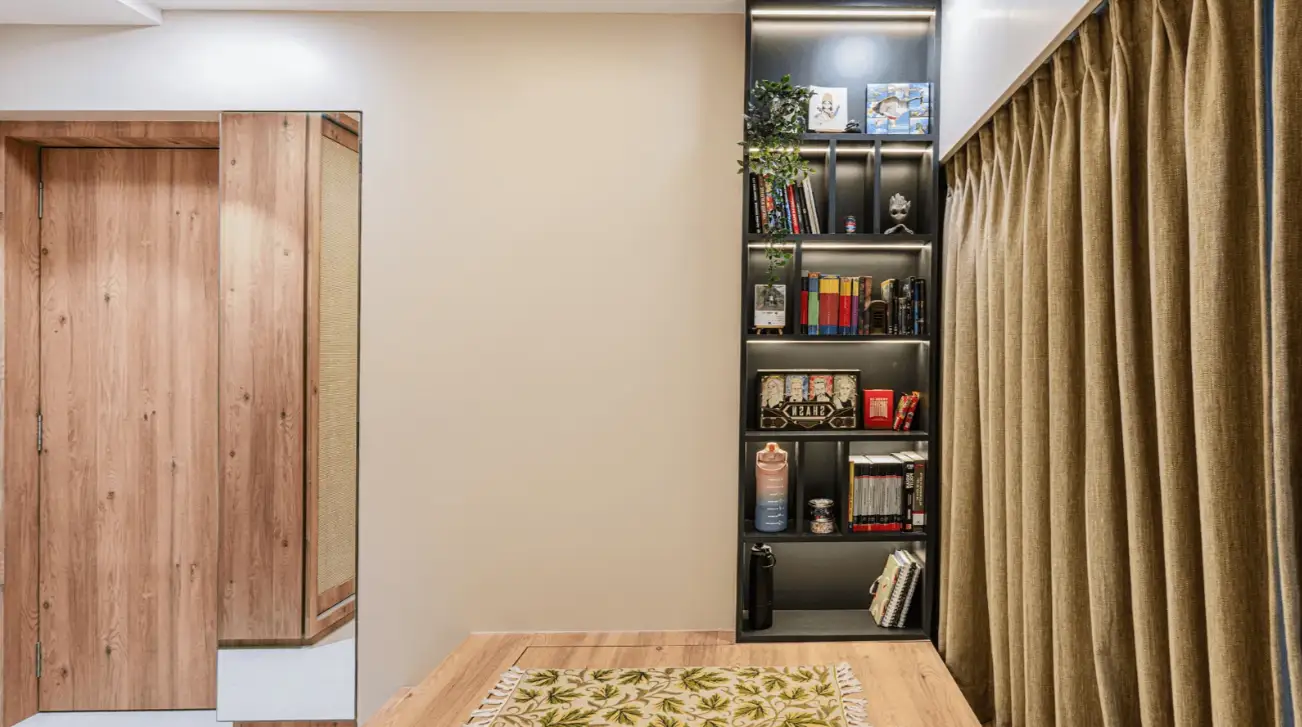 Floor-to-ceiling wooden slatted headboard design