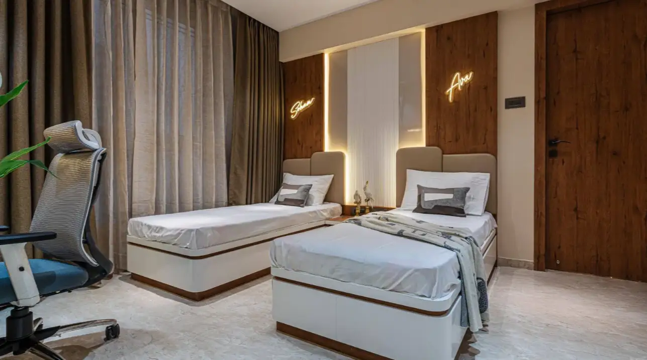 Laminate and veneer combined wardrobe shutters