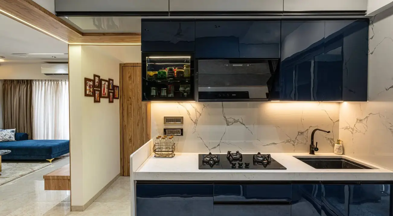 Spacious dry kitchen and breakfast bar